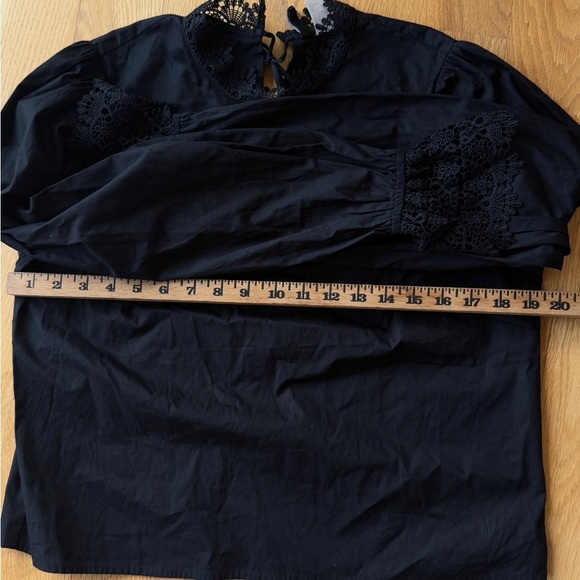 Top H&M Black Boxy Embellished Blouse with Mandarin Collar and open back size M - Picture 10 of 12